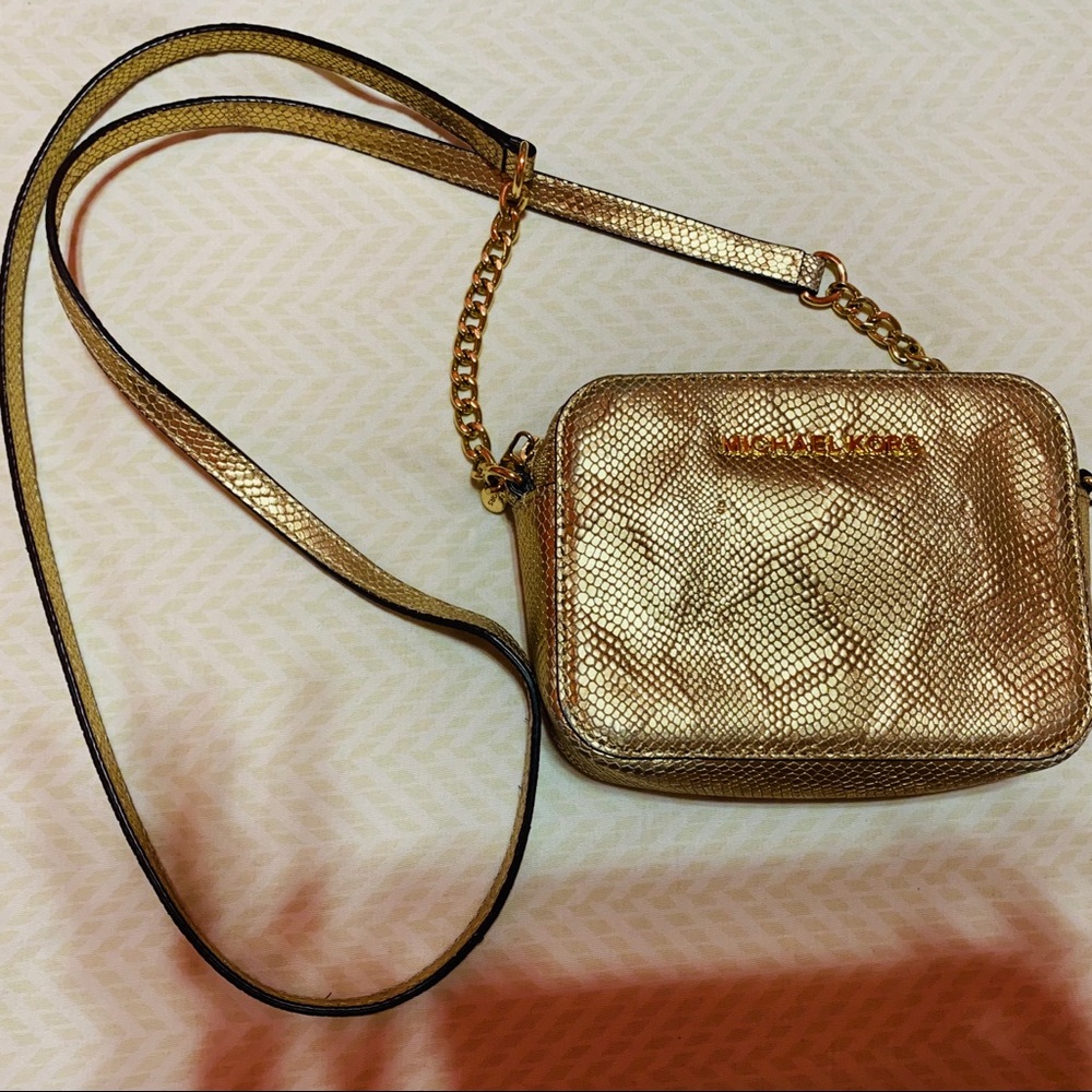 MICHAEL KORS GOLD CROSSBODY